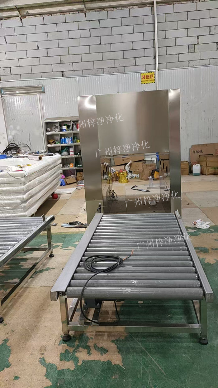 自動(dòng)門(mén)層流傳遞窗可配合輸送線兩端設(shè)有自動(dòng)門(mén)，實(shí)現(xiàn)物品的自動(dòng)進(jìn)出，減少人工操作。