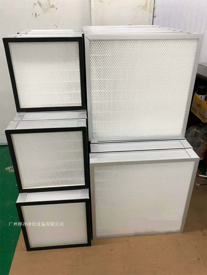 ULPA高效過濾器適用于對潔凈度要求極高的領域，如生物制藥、半導體潔凈室等。